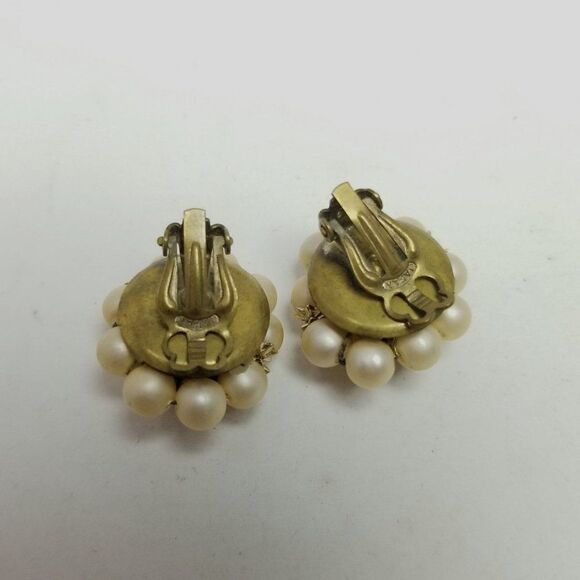 Vintage Beaded Cluster Clip On Earrings, Cream Faux Pearls, Made in Japan - Picture 3 of 7